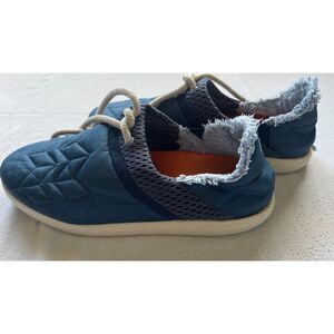 OluKai Mahiki Women's Quilted Blue Slipper Sneakers Sherpa Size 9